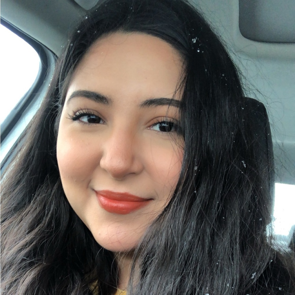 Meet your Posher, Mariela